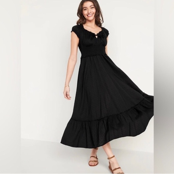 NWT! Black Waist-Defined Puff-Sleeve Clip-Dot Midi Dress - Size Small 💜 - Picture 1 of 6